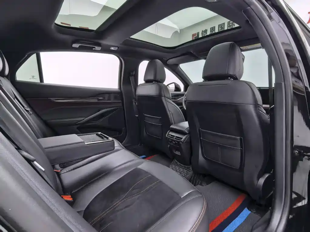 Ford Mondeo — миниатюра 10
