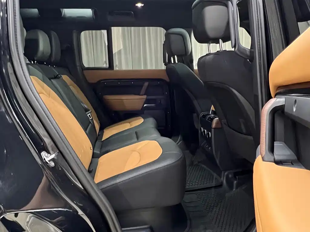 Land Rover Defender — миниатюра 19