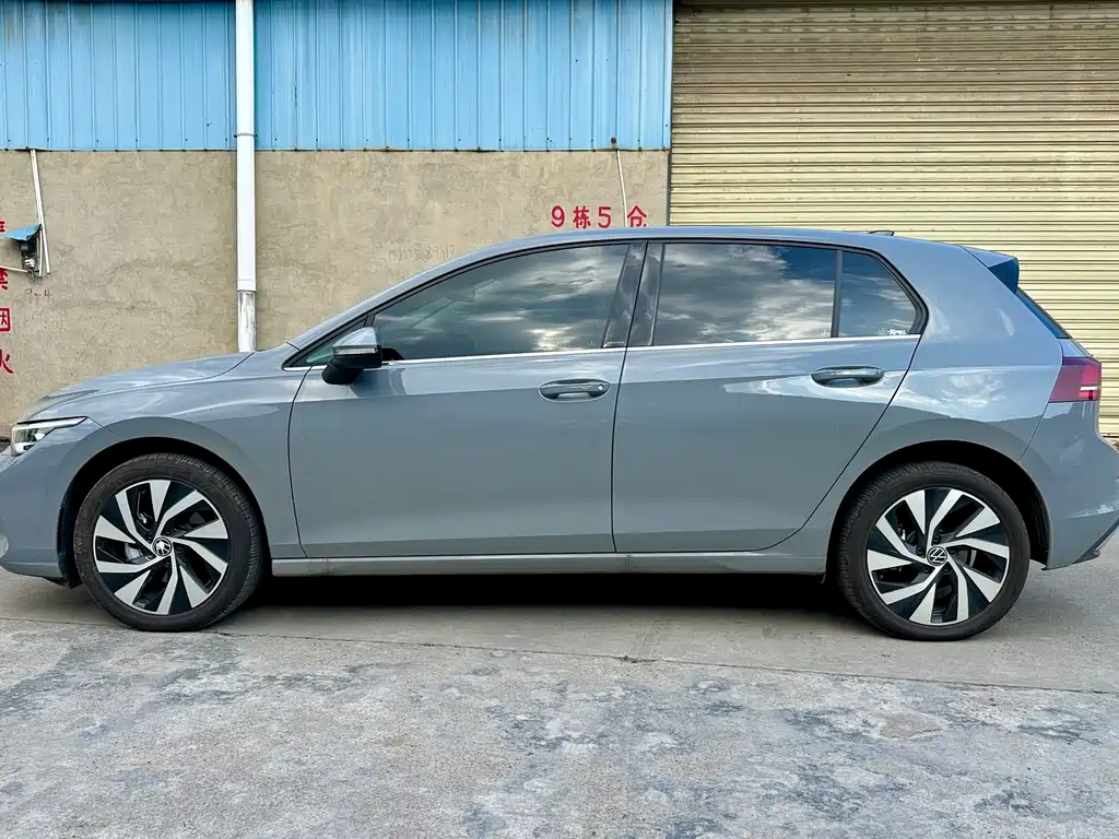 Volkswagen Golf 2026 300TSI Pro