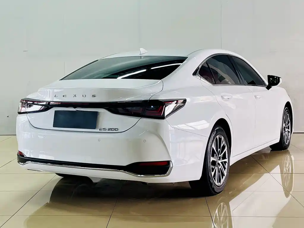 Lexus ES — миниатюра 6