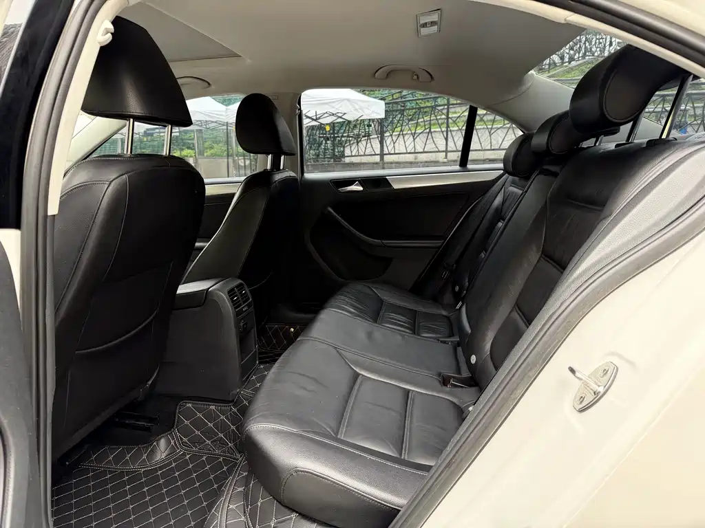 Volkswagen Sagitar — миниатюра 10