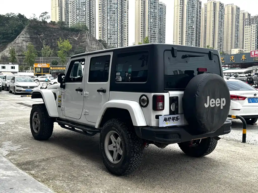 Jeep Wrangler — миниатюра 11