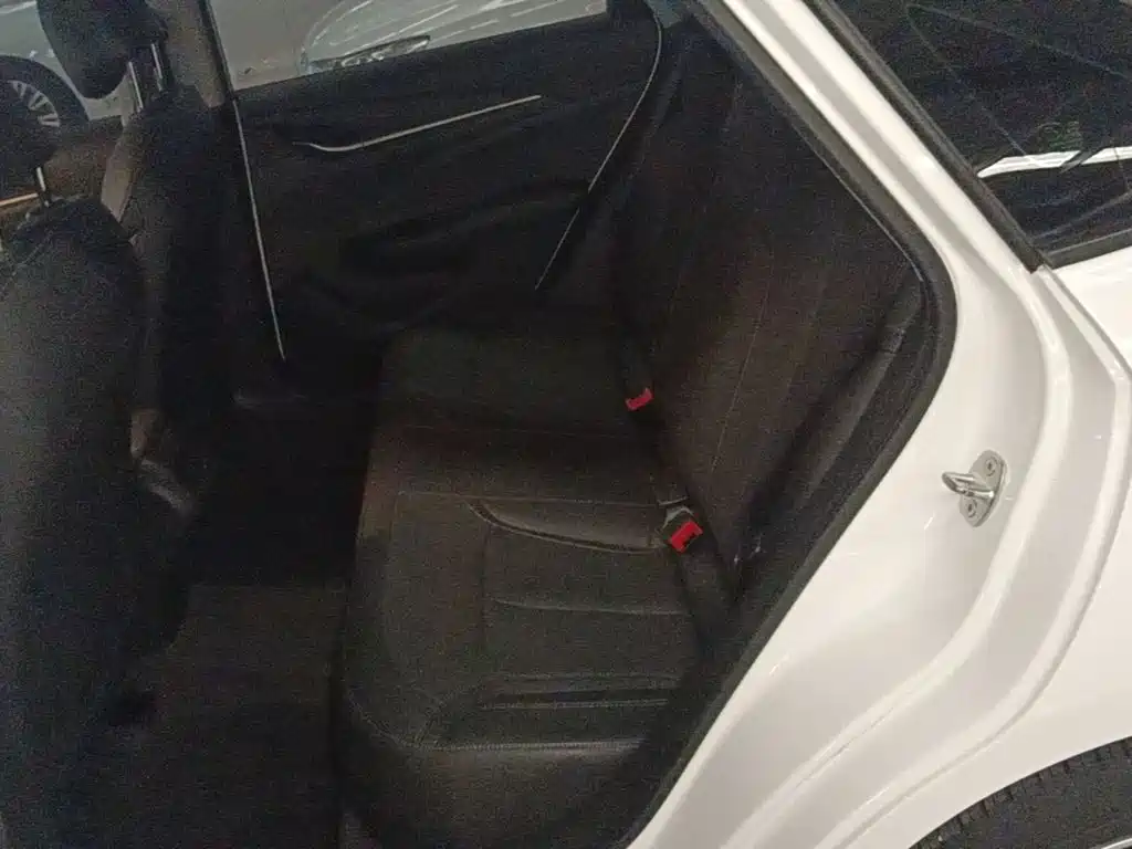 Buick Excelle — миниатюра 17