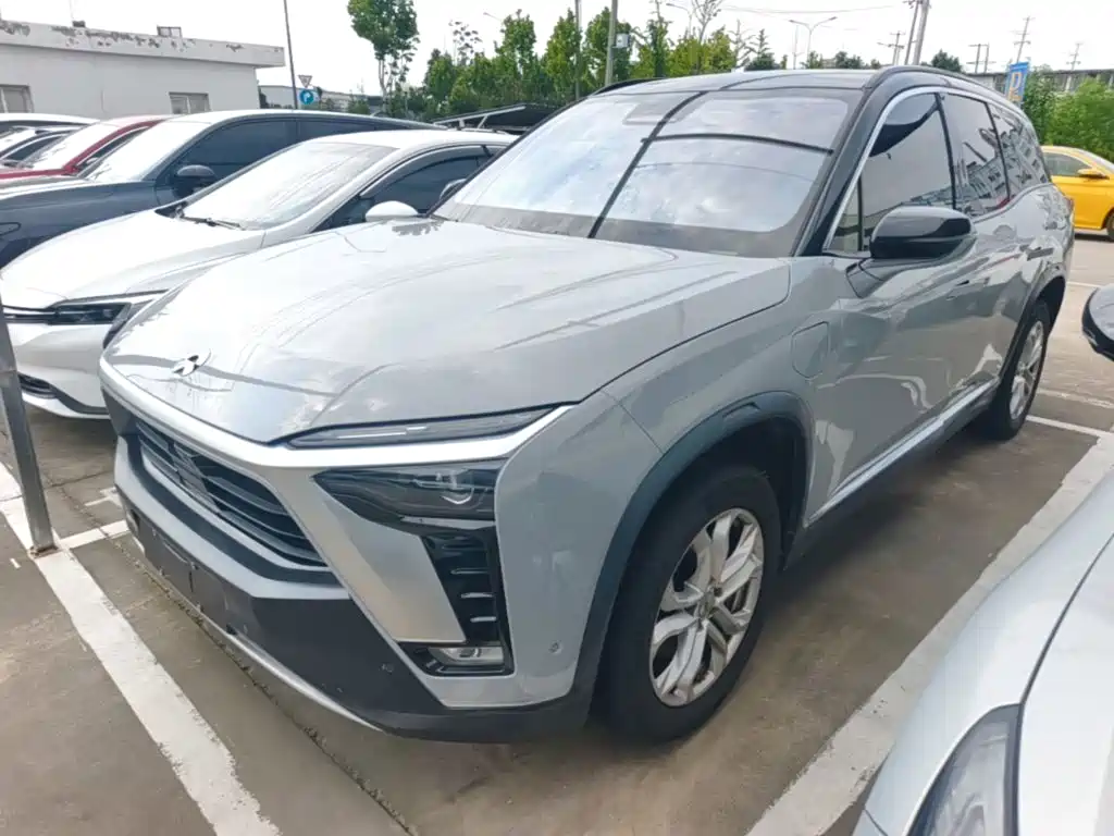 NIO ES8
