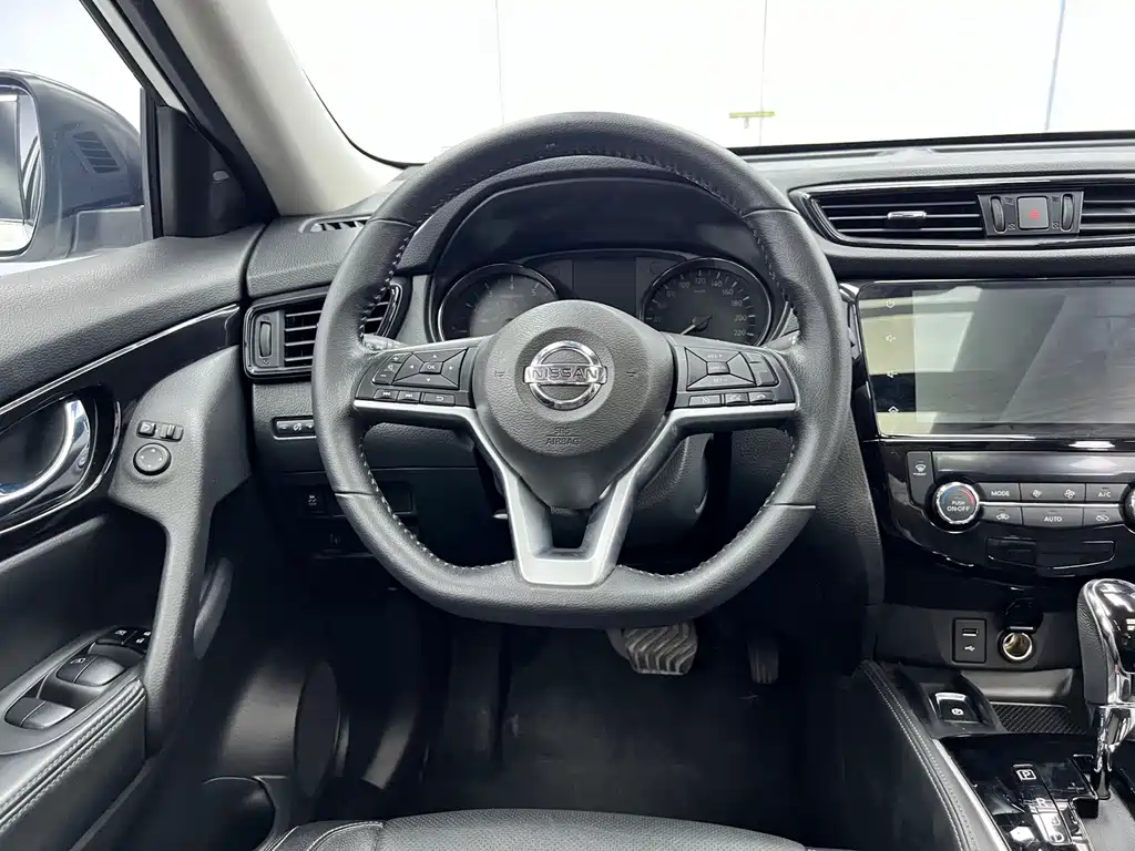 Nissan X-Trail — миниатюра 10