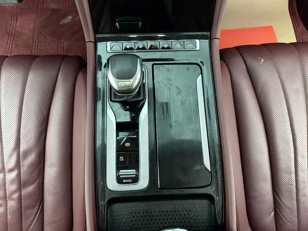 Hongqi Hongqi H5 — миниатюра 18