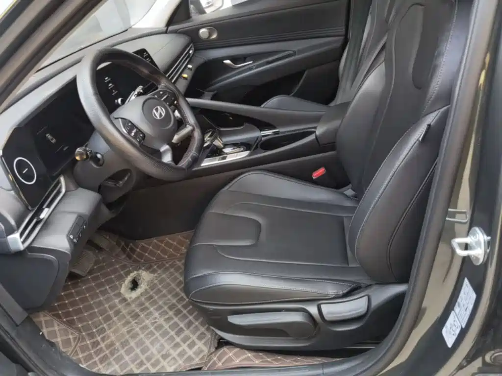 Hyundai Elantra — миниатюра 15