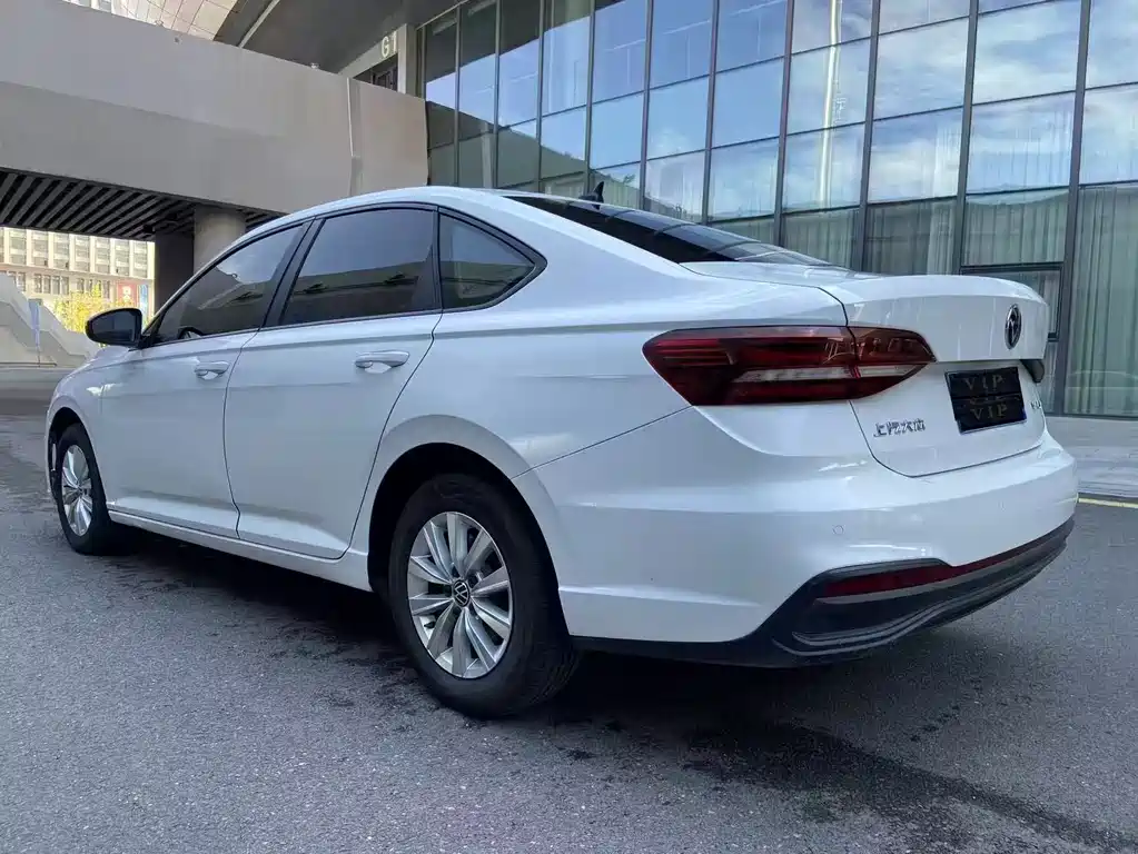 Volkswagen Lavida — миниатюра 4