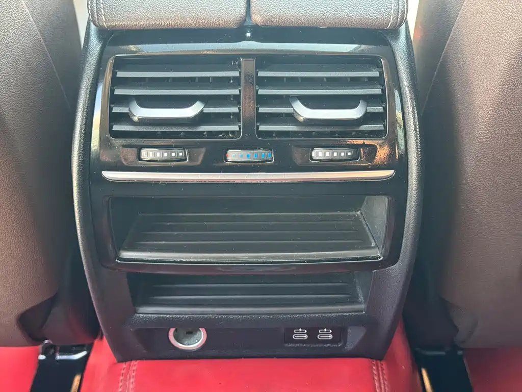 BMW 5 Series — миниатюра 10