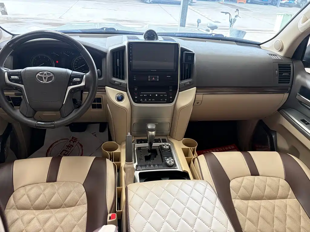 Toyota Land Cruiser — миниатюра 6