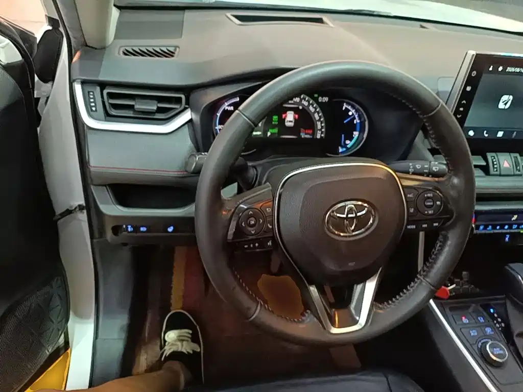 Toyota Wildlander New Energy — миниатюра 11