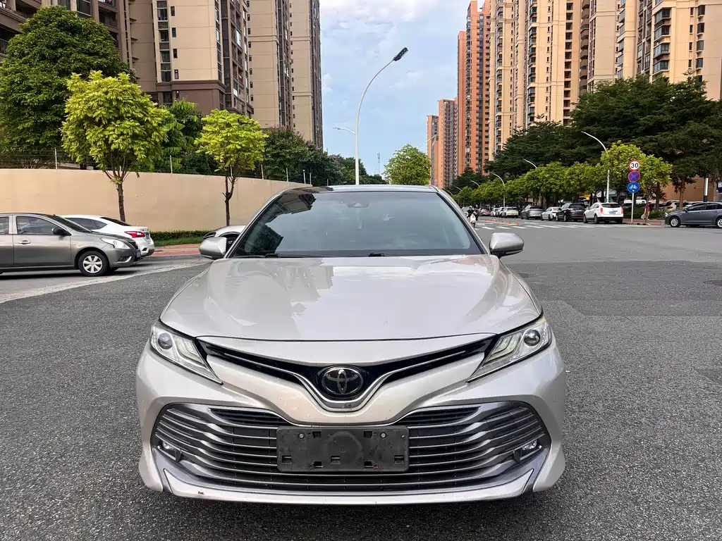 Toyota Camry — миниатюра 2