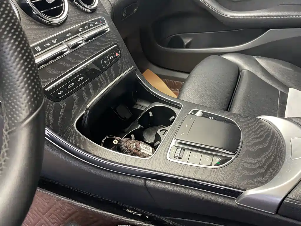 Mercedes-Benz C-Class — миниатюра 8
