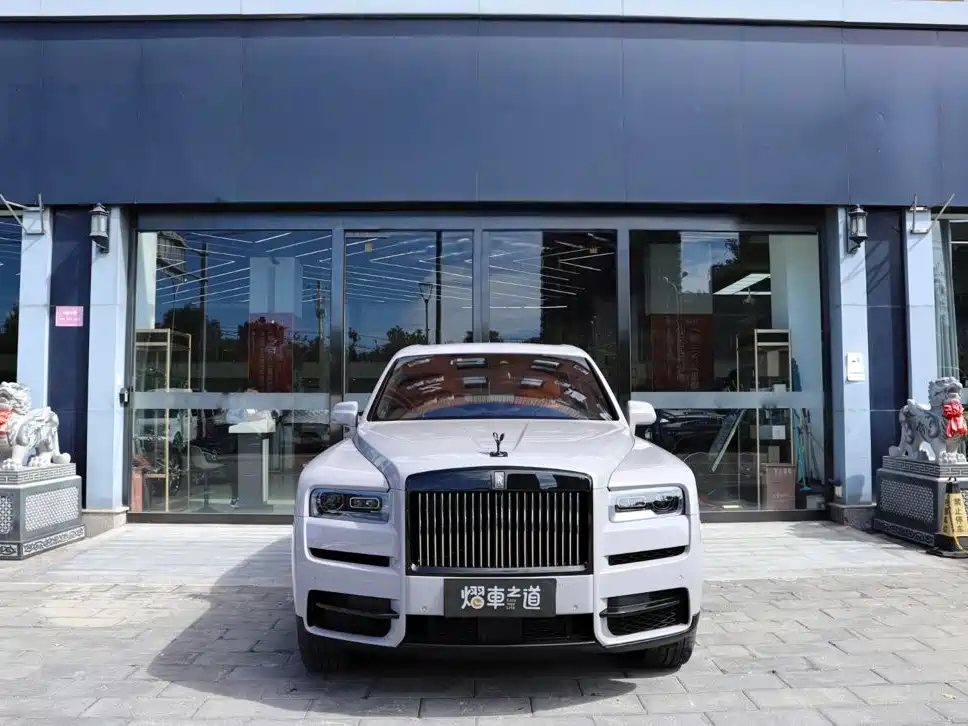 Rolls-Royce Cullinan Black Badge, фото 2