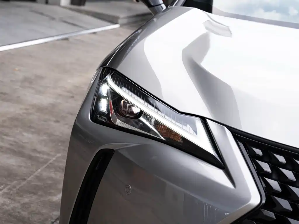 Lexus UX 2020 260h
