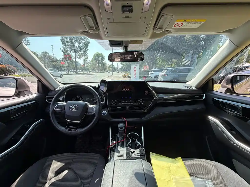 Toyota Highlander — миниатюра 13