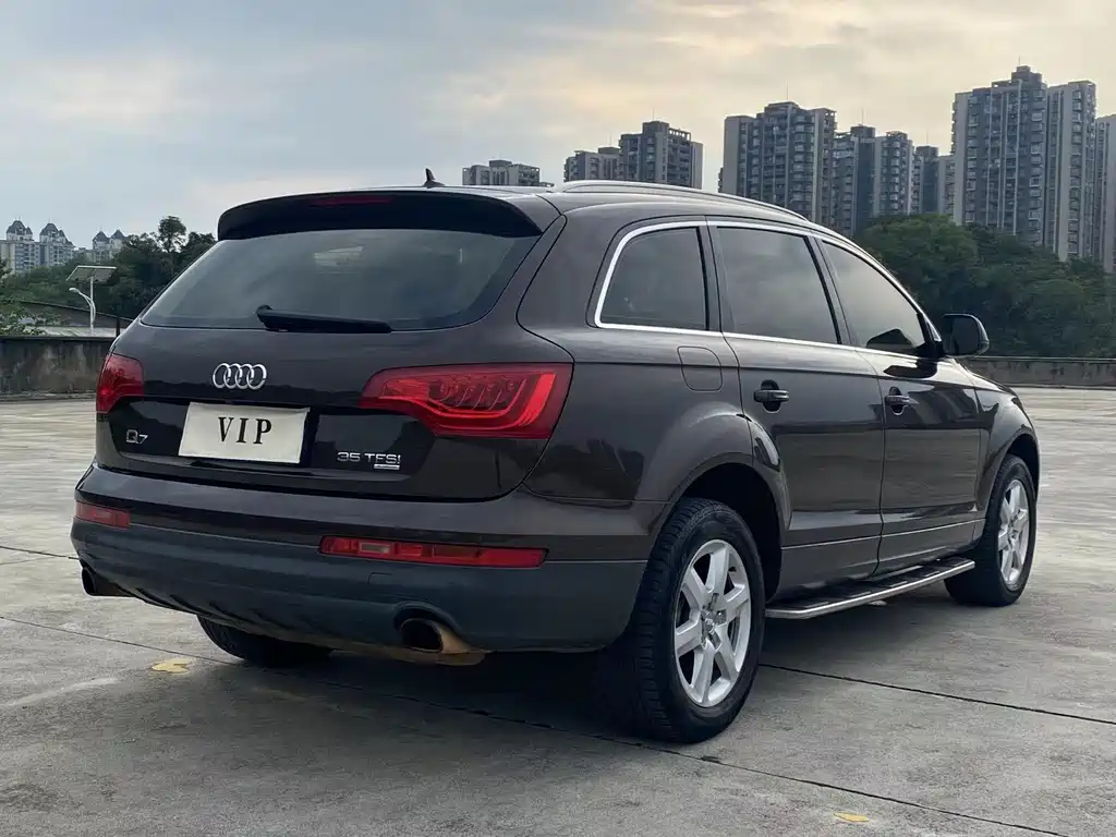 Audi Q7 — миниатюра 5