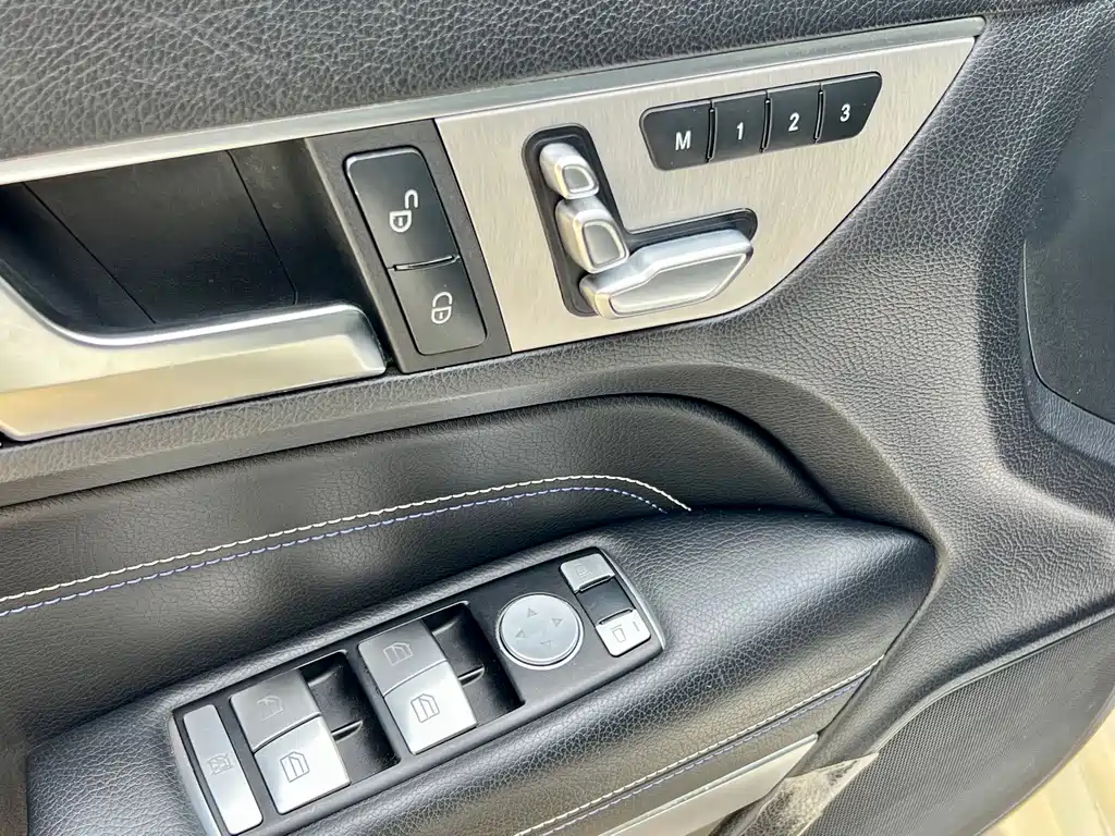 Mercedes-Benz E-Class (Import) — миниатюра 6