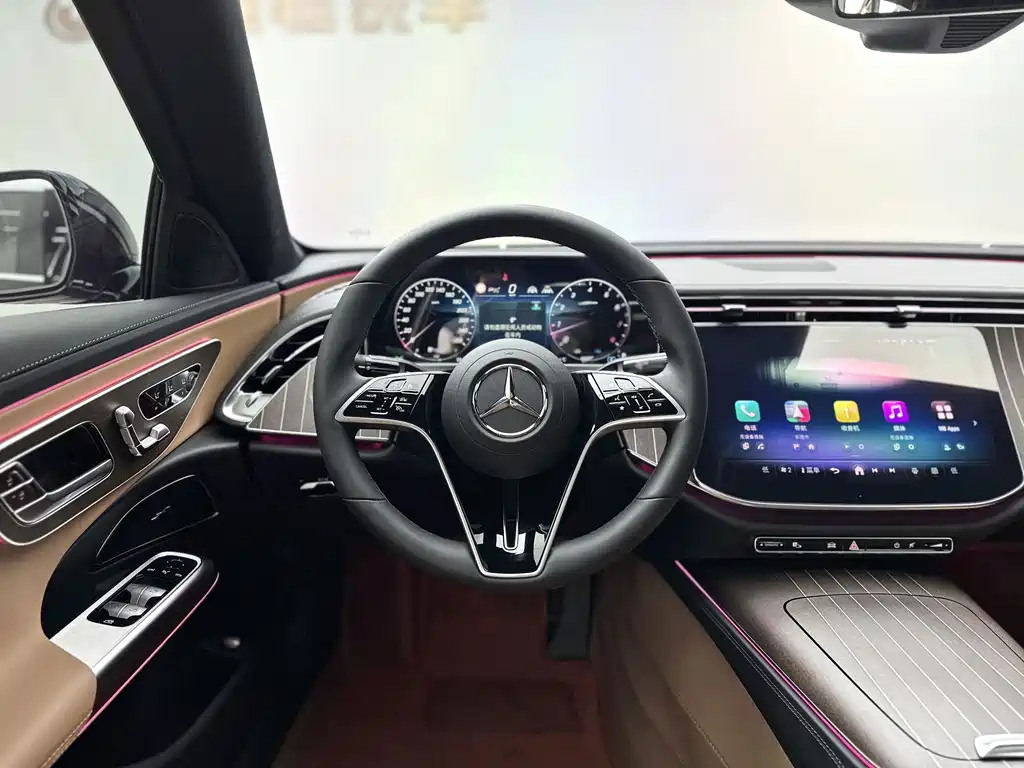 Mercedes-Benz E-Class — миниатюра 7