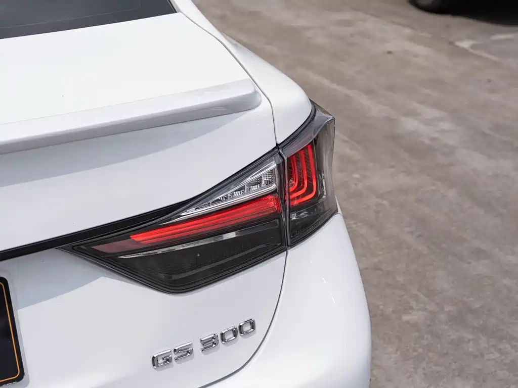 Lexus GS — миниатюра 7