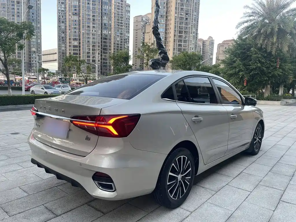 Roewe i5 — миниатюра 7