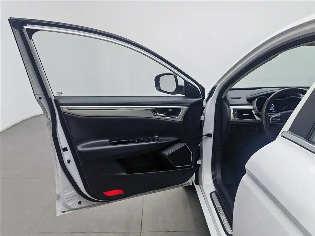 GEELY AUTOMOBILE EMGRAND GL