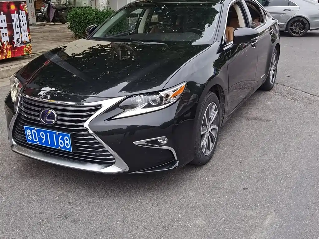 Lexus ES 2016
