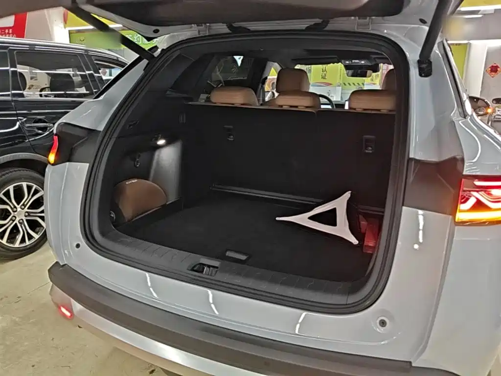 BYD L DM-i — миниатюра 19