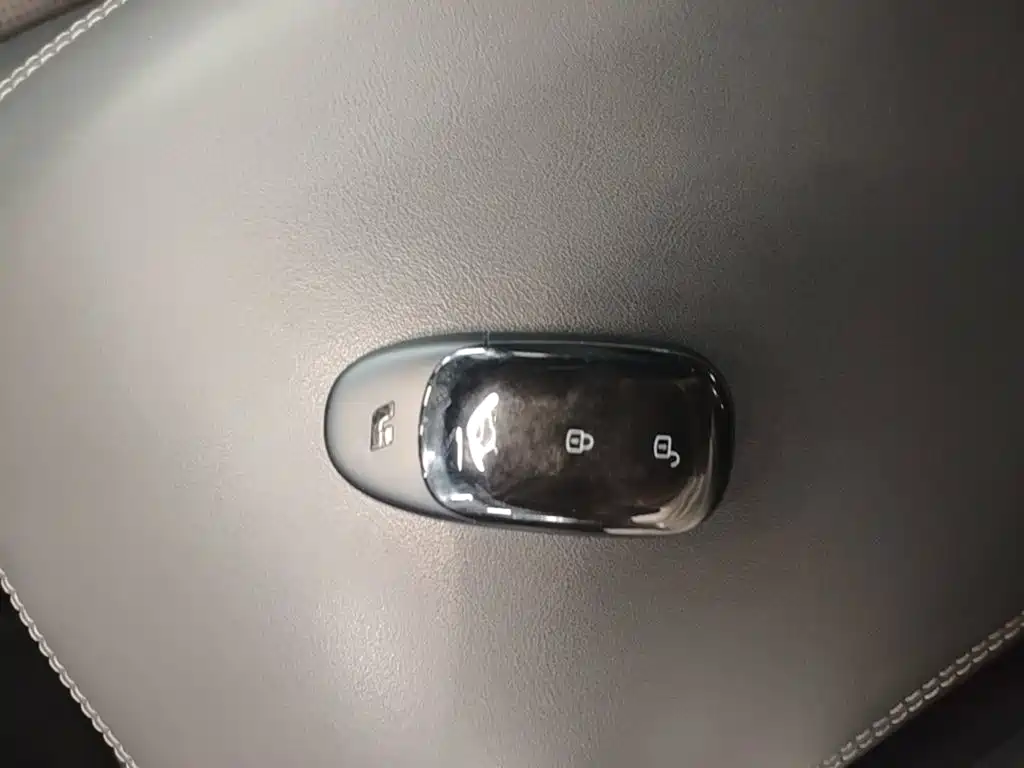 Li Auto Li ONE — миниатюра 9