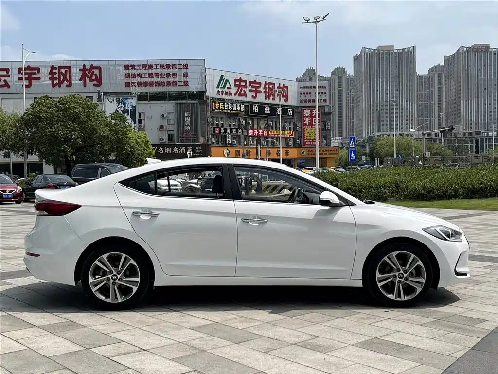 Hyundai Elantra 2016 1.6L AT Elite