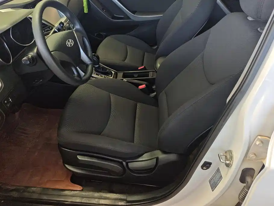 Hyundai Elantra Langdong — миниатюра 9