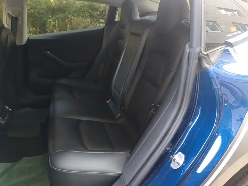 Tesla Model 3 — миниатюра 17