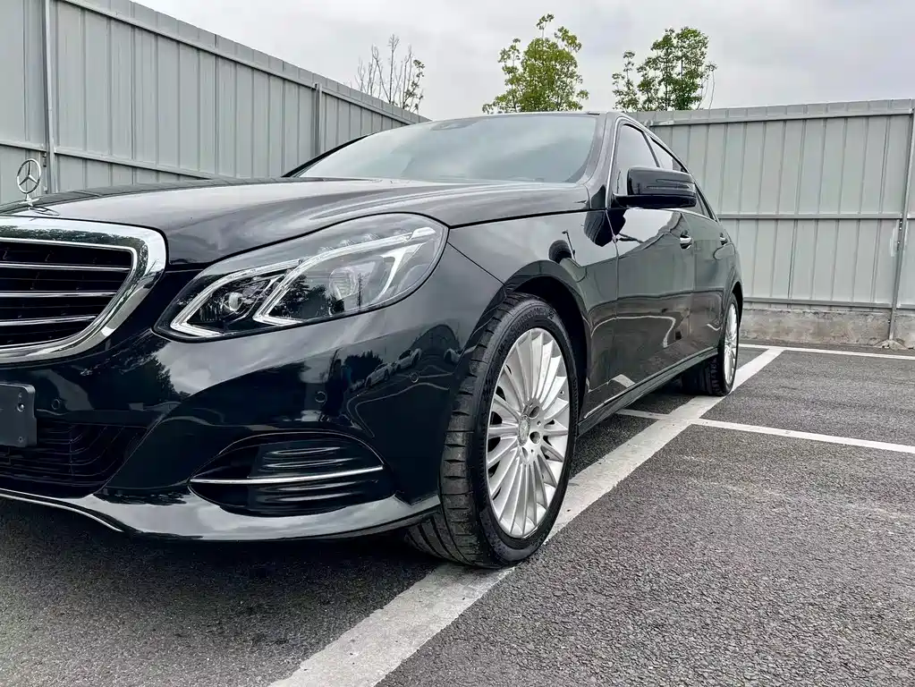 Mercedes-Benz E-Class — миниатюра 7