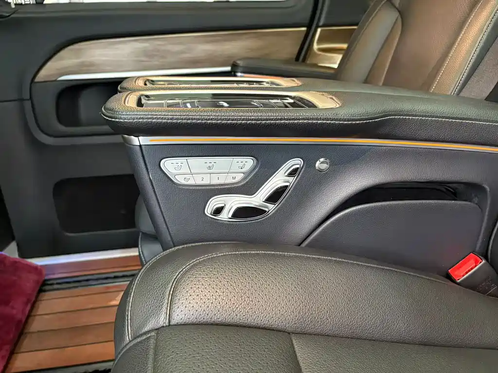 MERCEDES-BENZ V CLASS