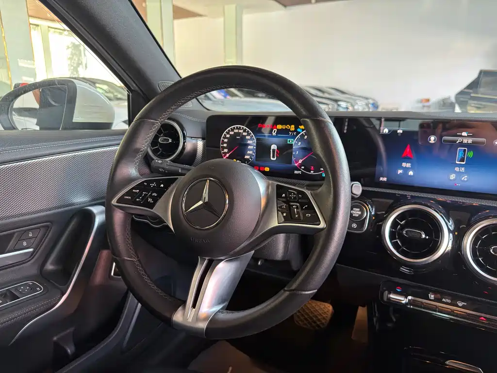 Mercedes-Benz A-Class — миниатюра 9