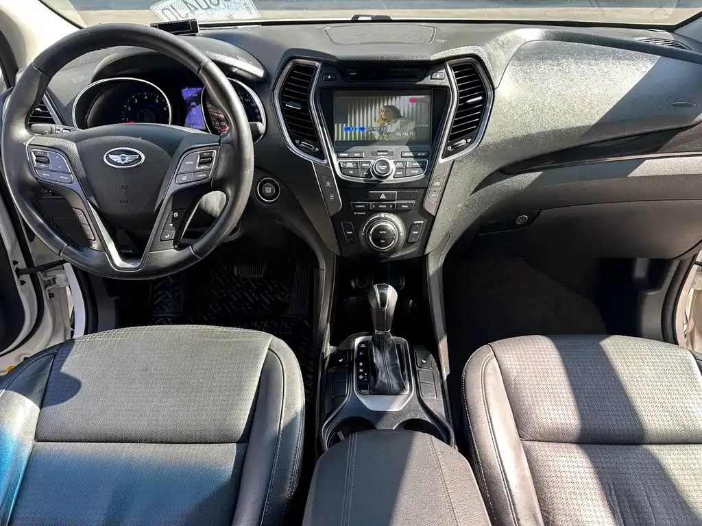 Hyundai Santa Fe (Import) — миниатюра 8
