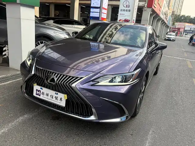 lexus es