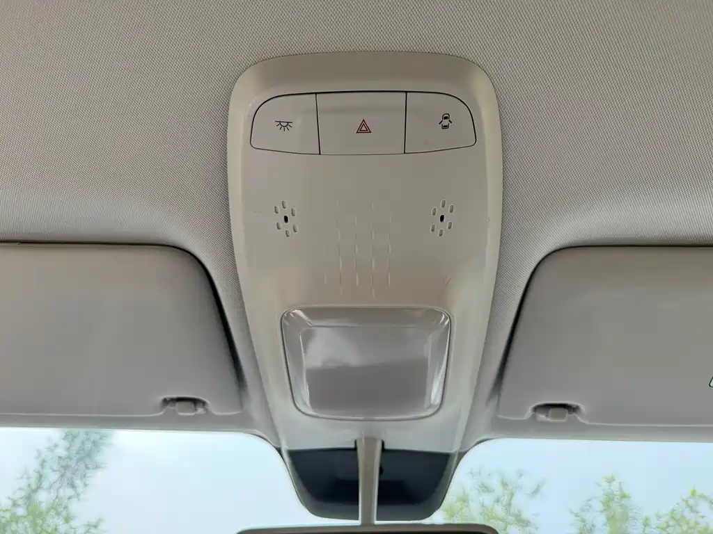 Baojun KiWi EV — миниатюра 25