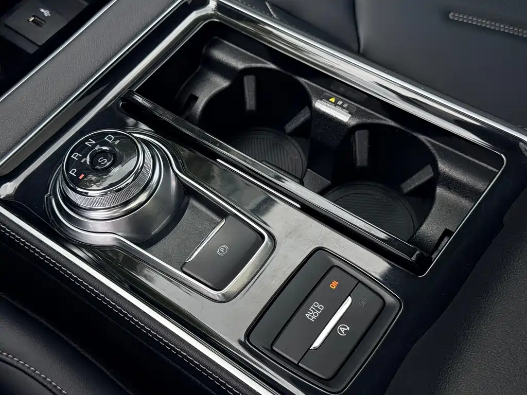 Ford Edge — миниатюра 31