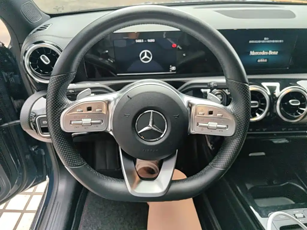 Mercedes-Benz A-Class — миниатюра 11