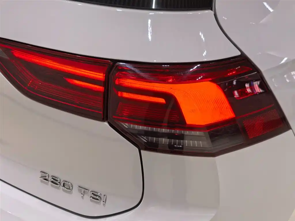 Volkswagen Golf 2023 280TSI DSG Pro