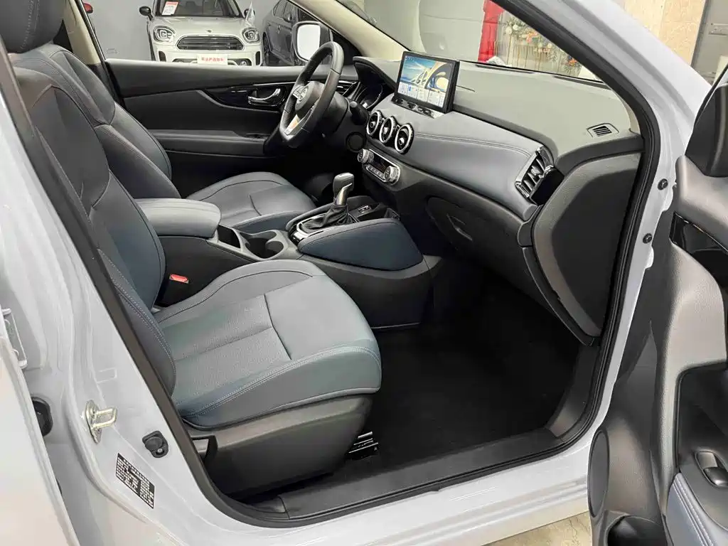 Nissan Qashqai — миниатюра 17