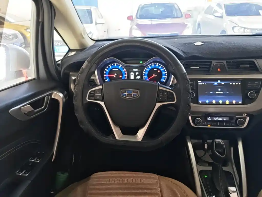 Geely Vision X3 — миниатюра 11