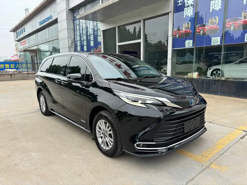 Toyota Sienna — миниатюра 3