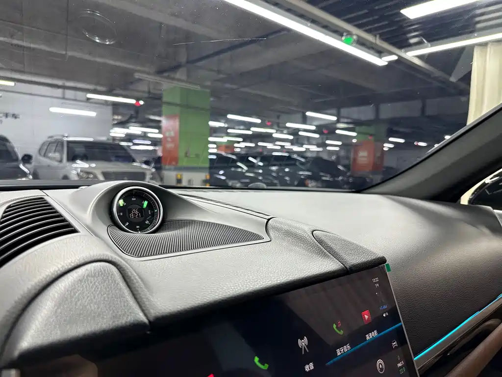 Porsche Cayenne — миниатюра 15