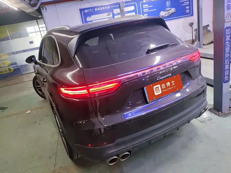 Porsche Cayenne — миниатюра 8