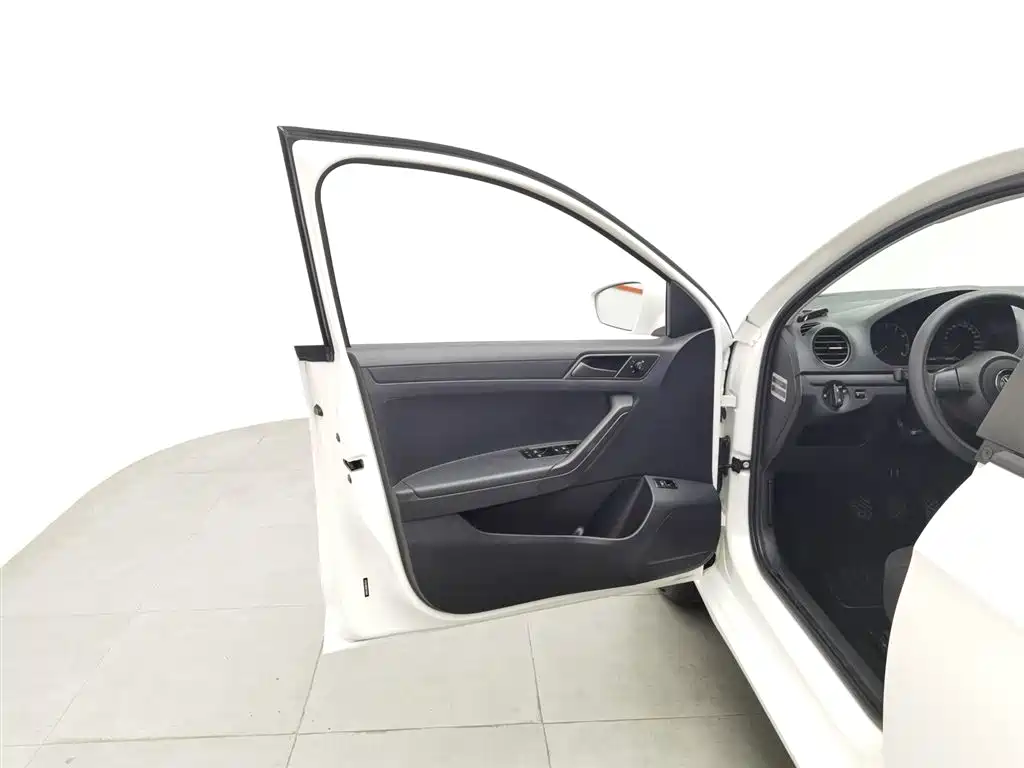 Volkswagen Jetta 2015 1.6L MT Fashion