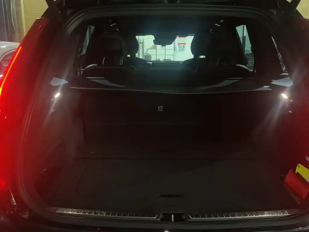 Volvo XC90 — миниатюра 7