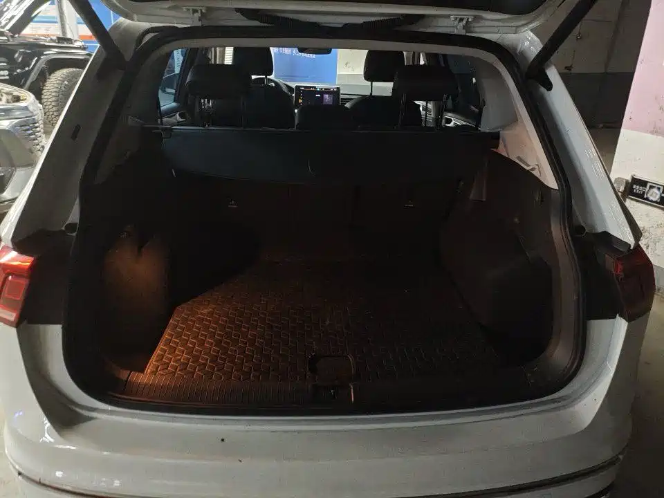 Volkswagen Tiguan L — миниатюра 6