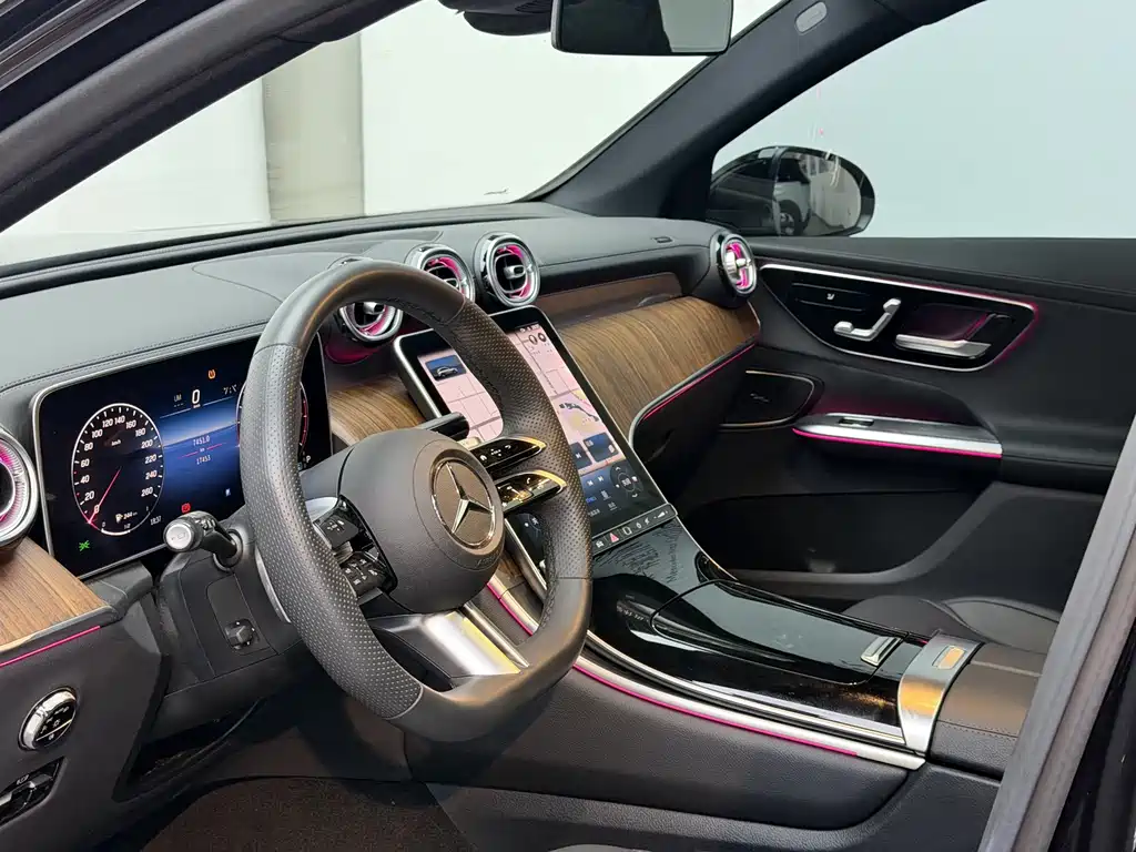 Mercedes-Benz GLC — миниатюра 10